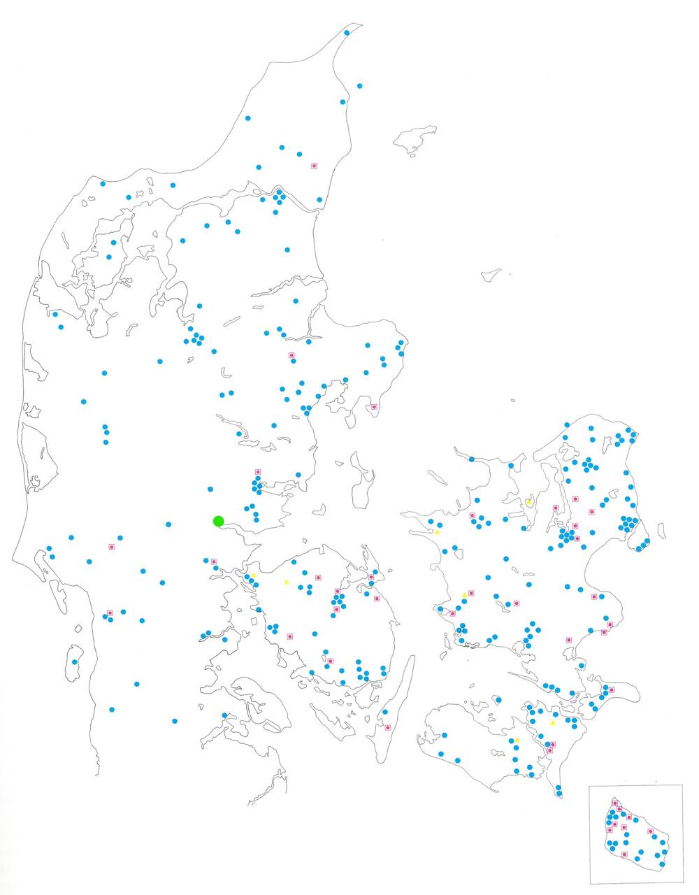 Fig 7: Middelalderlige skattefund. Blå cirkel: Møntskatte. Gul trekant: Skatte af forarbejdet ædelmetal. Rødfirkant: Skatte med begge dele. Grøn prik: Uhrhøj-skatten. Kort fra Danmarks Middelalderlige Skattefund, 1992.