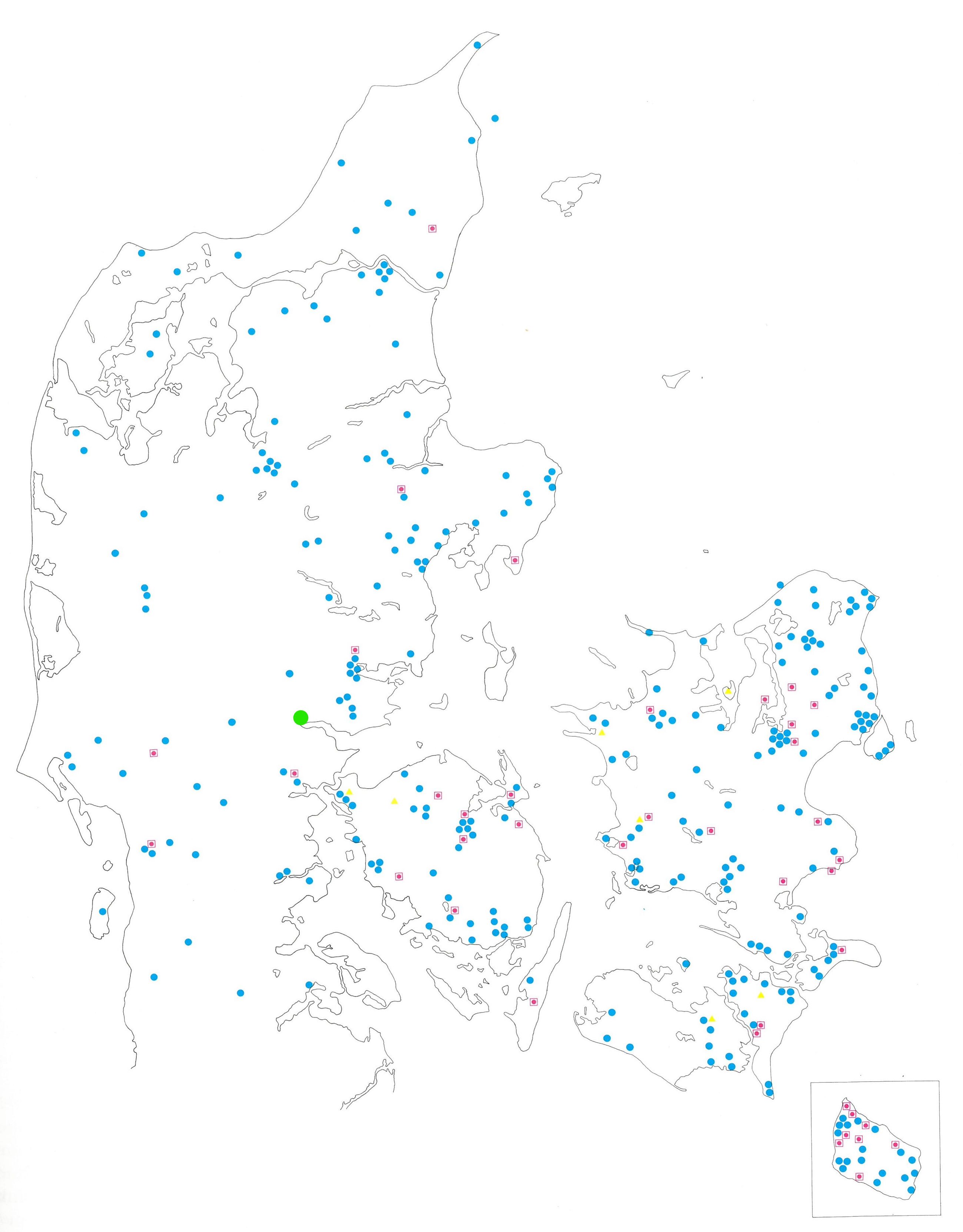 Fig 7: Middelalderlige skattefund. Blå cirkel: Møntskatte. Gul trekant: Skatte af forarbejdet ædelmetal. Rødfirkant: Skatte med begge dele. Grøn prik: Uhrhøj-skatten. Kort fra Danmarks Middelalderlige Skattefund, 1992.