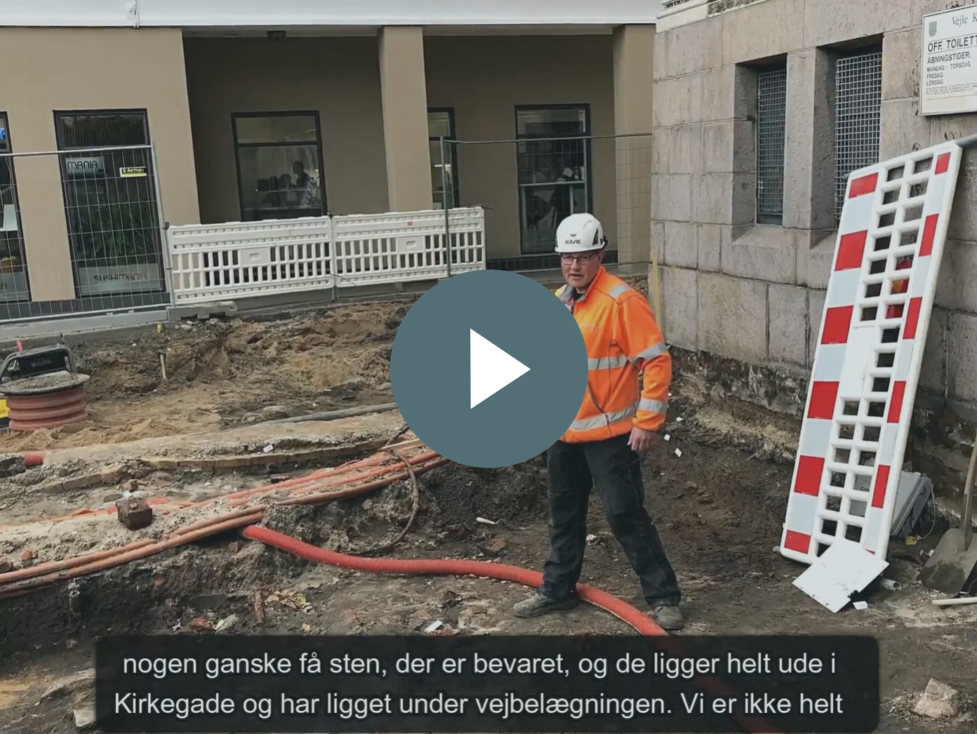 Se Arkæologernes Ugerevy om Rådhustorvet. Videoen åbner i ny fane på Facebook.
